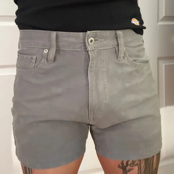 Dockers Classic Gray Shorts - Picture 4 of 6